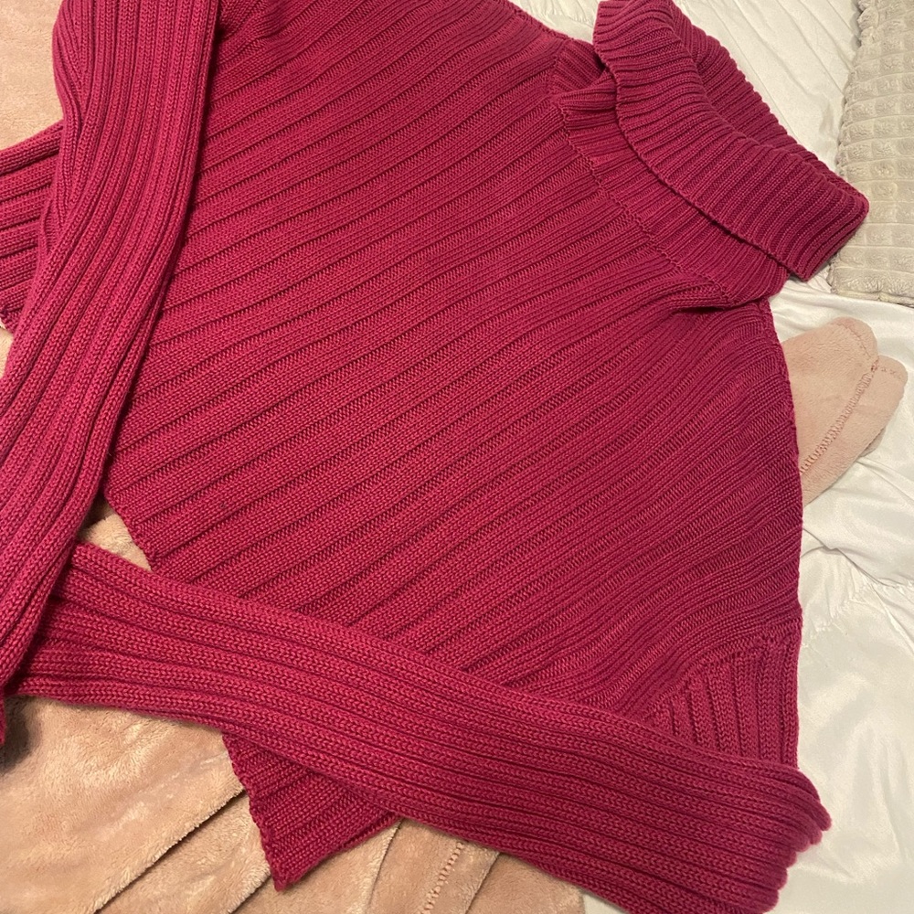 Cropped sweater 💕